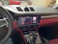 Black/Bordeaux Red Dashboard Photo for 2023 Porsche Cayenne #145691705