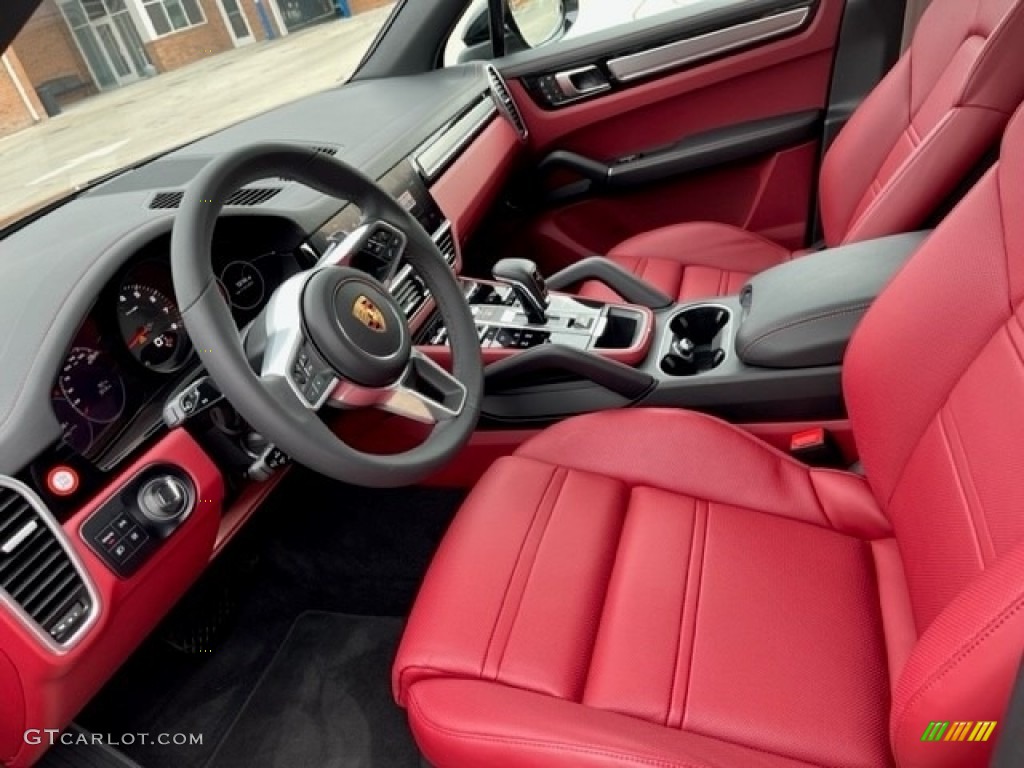 Black/Bordeaux Red Interior 2023 Porsche Cayenne Platinum Edition Photo #145691723
