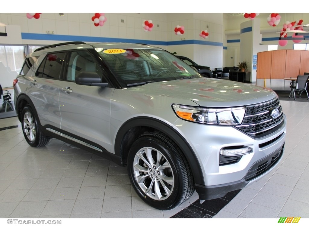 Iconic Silver Metallic 2021 Ford Explorer XLT 4WD Exterior Photo #145696748