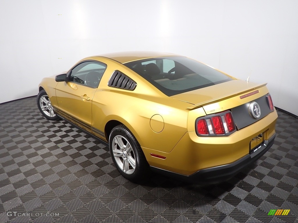 2010 Mustang V6 Coupe - Sunset Gold Metallic / Charcoal Black photo #11