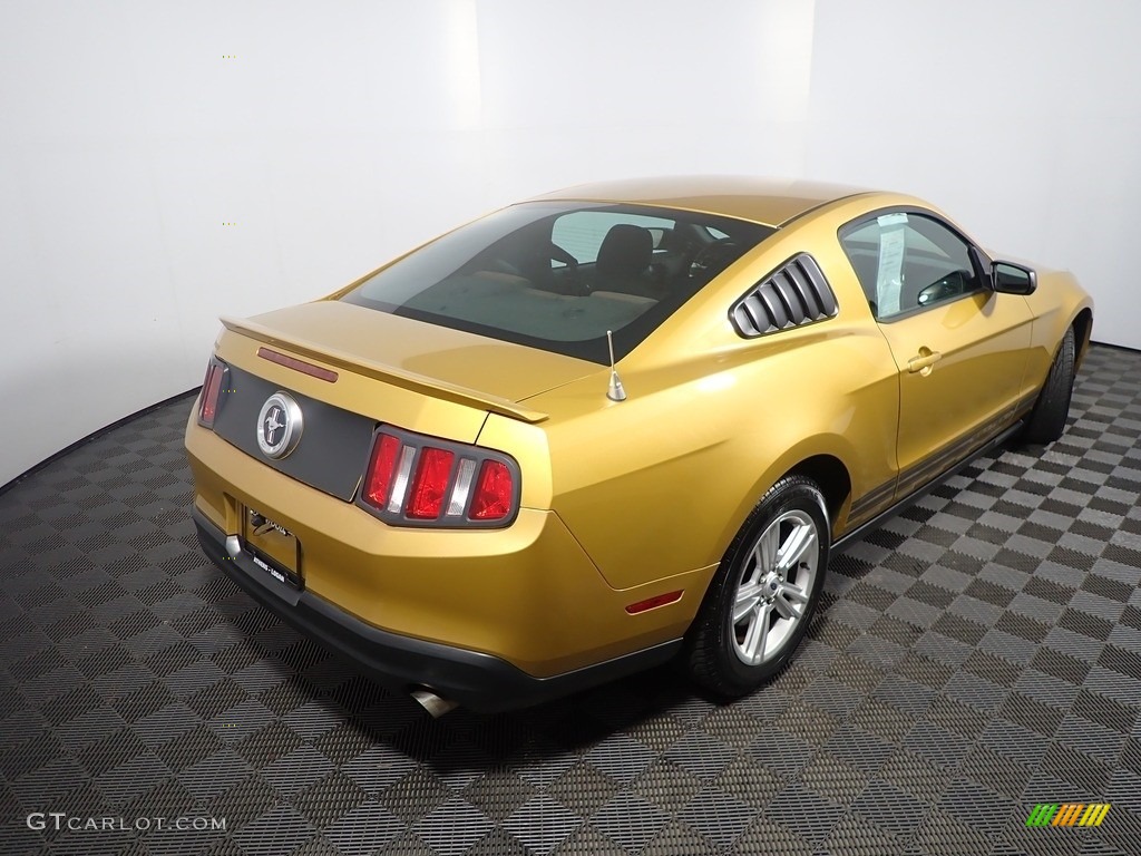 2010 Mustang V6 Coupe - Sunset Gold Metallic / Charcoal Black photo #15