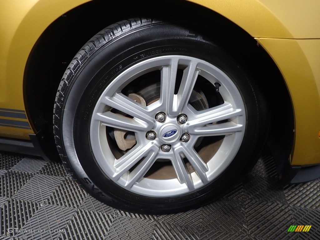 2010 Ford Mustang V6 Coupe Wheel Photos