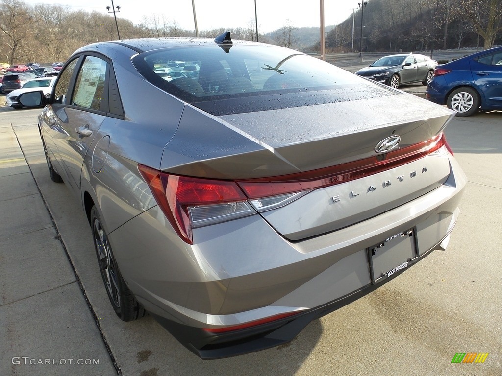 2023 Elantra SEL - Fluid Metal / Black photo #5