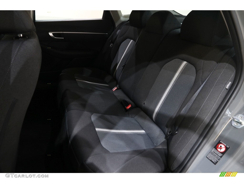 2022 Sonata SE - Hampton Gray / Black photo #15