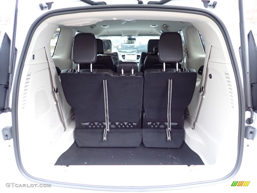 2023 Chrysler Pacifica Touring L AWD Trunk Photo #145703922