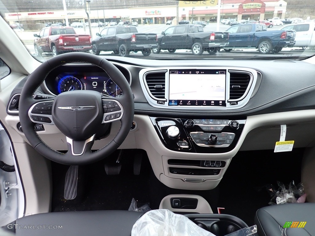 2023 Chrysler Pacifica Touring L AWD Black/Alloy Dashboard Photo #145704123