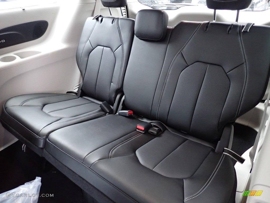 Black/Alloy Interior 2023 Chrysler Pacifica Touring L AWD Photo #145704135