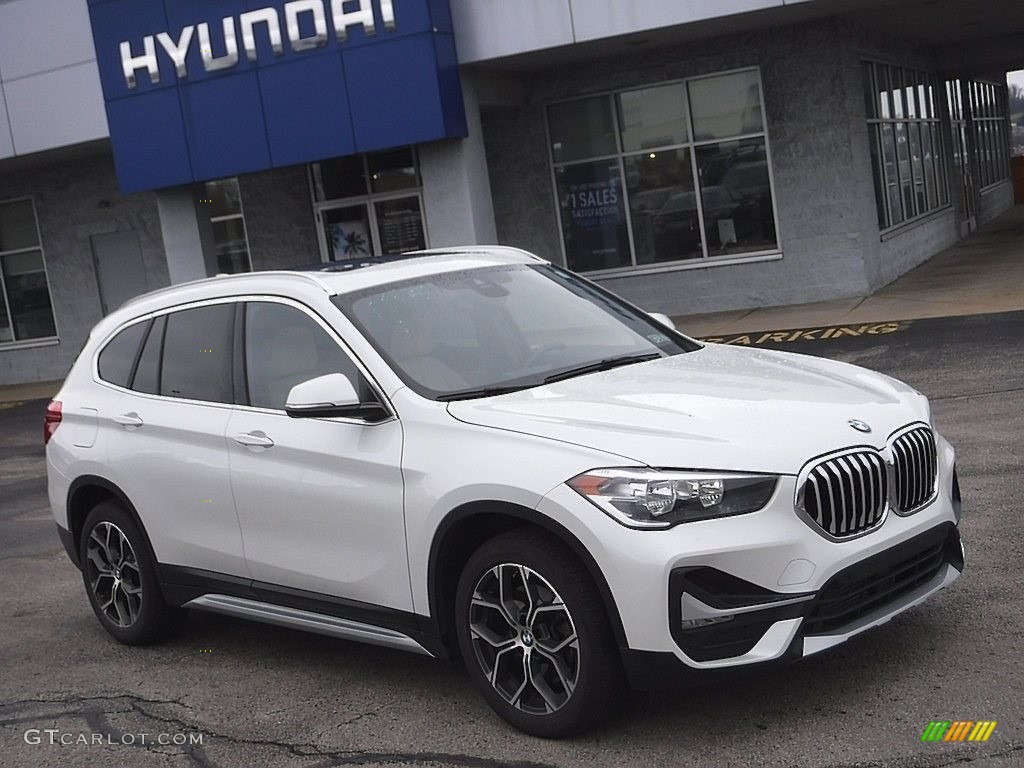 2020 X1 xDrive28i - Alpine White / Oyster/Black photo #1