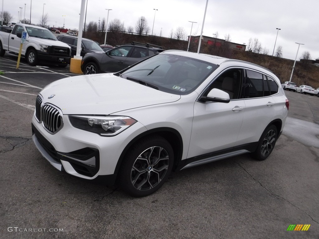 2020 X1 xDrive28i - Alpine White / Oyster/Black photo #5