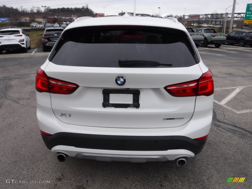 2020 X1 xDrive28i - Alpine White / Oyster/Black photo #8