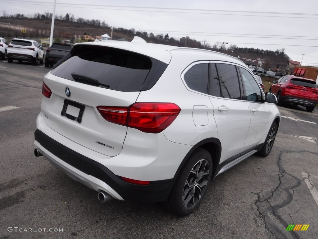 2020 X1 xDrive28i - Alpine White / Oyster/Black photo #9