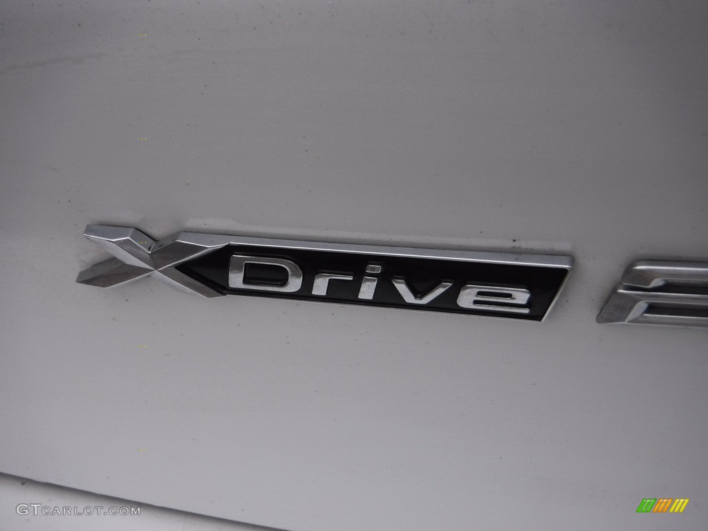 2020 X1 xDrive28i - Alpine White / Oyster/Black photo #10