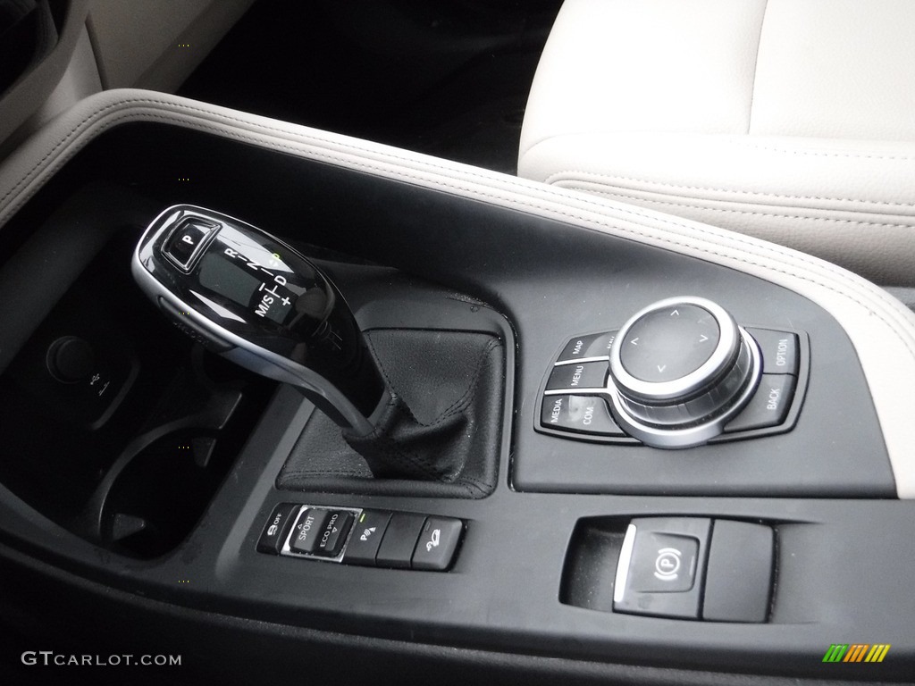 2020 X1 xDrive28i - Alpine White / Oyster/Black photo #16