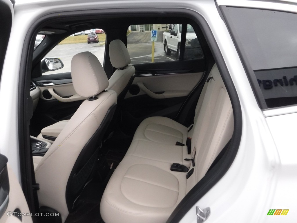 2020 X1 xDrive28i - Alpine White / Oyster/Black photo #26