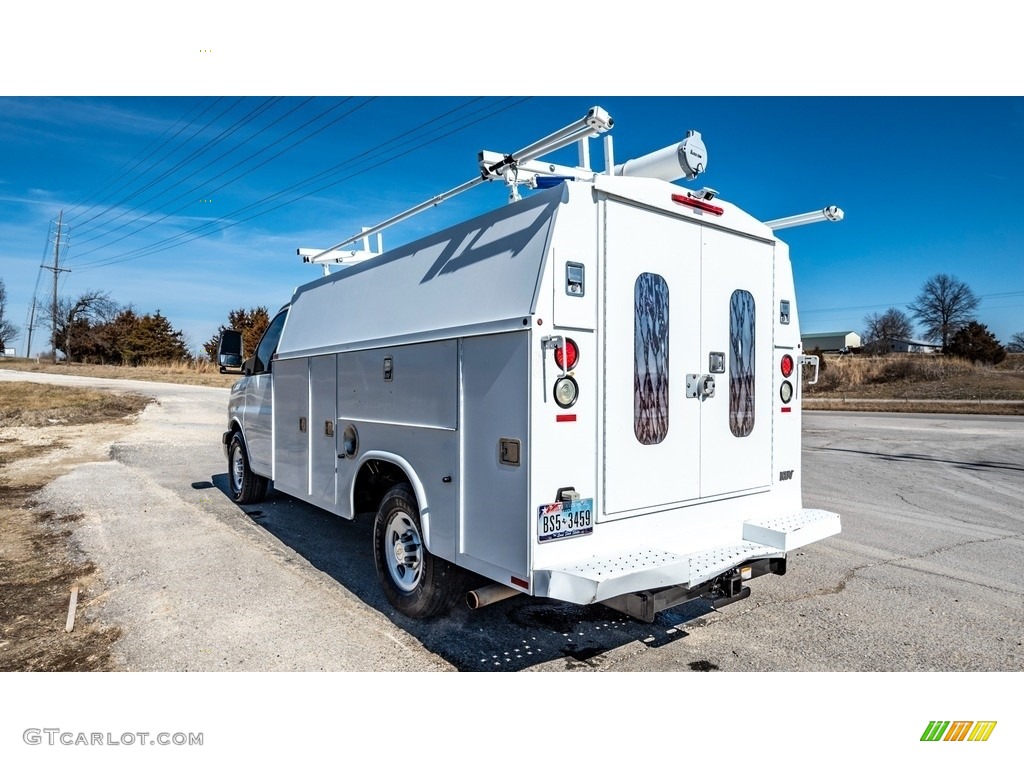 2012 Express Cutaway 3500 Commercial Utility Truck - Summit White / Pewter photo #9