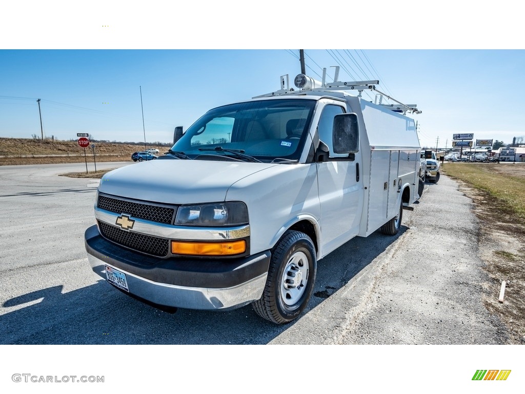 2012 Express Cutaway 3500 Commercial Utility Truck - Summit White / Pewter photo #11