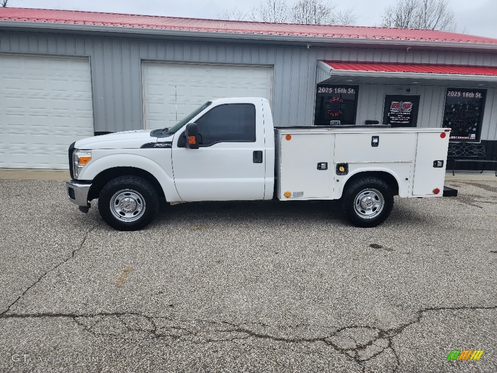 2015 F250 Super Duty XL Regular Cab Utility - Oxford White / Steel photo #1