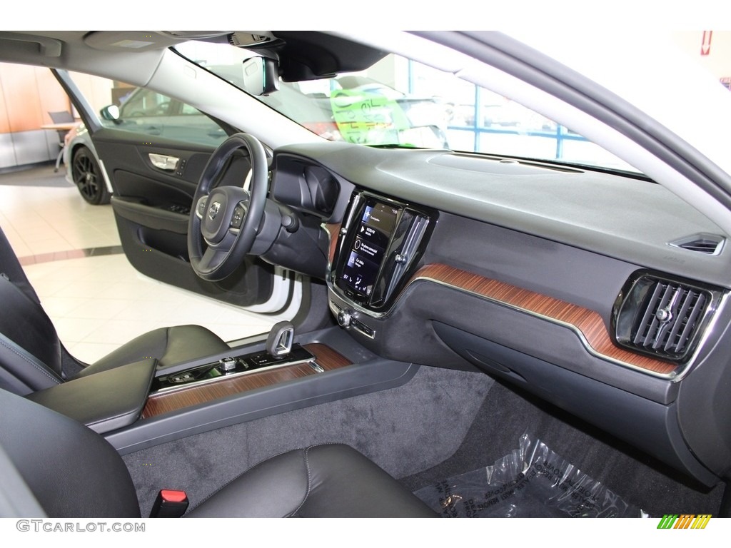 2022 Volvo S60 B5 Momentum Charcoal Dashboard Photo #145708616