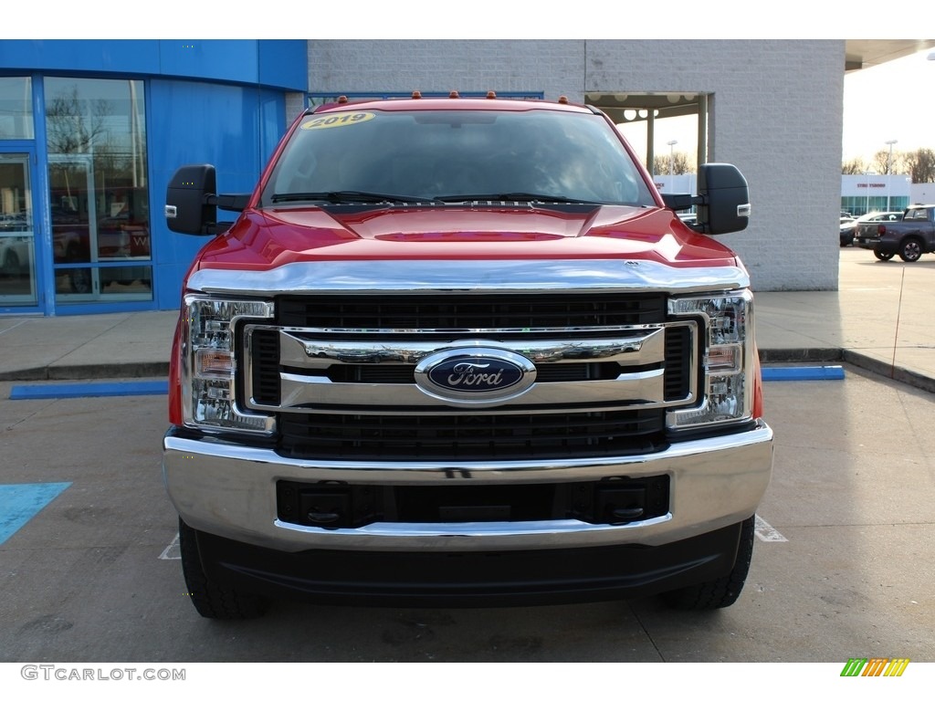 2019 F250 Super Duty XL SuperCab 4x4 - Race Red / Earth Gray photo #2