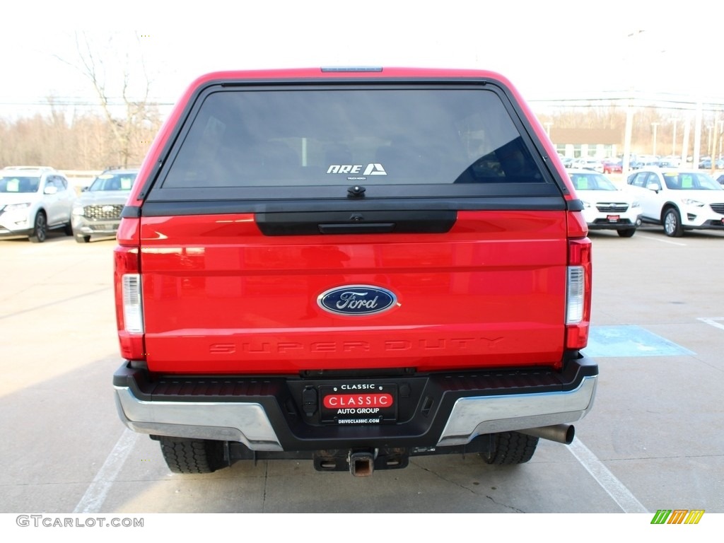 2019 F250 Super Duty XL SuperCab 4x4 - Race Red / Earth Gray photo #10