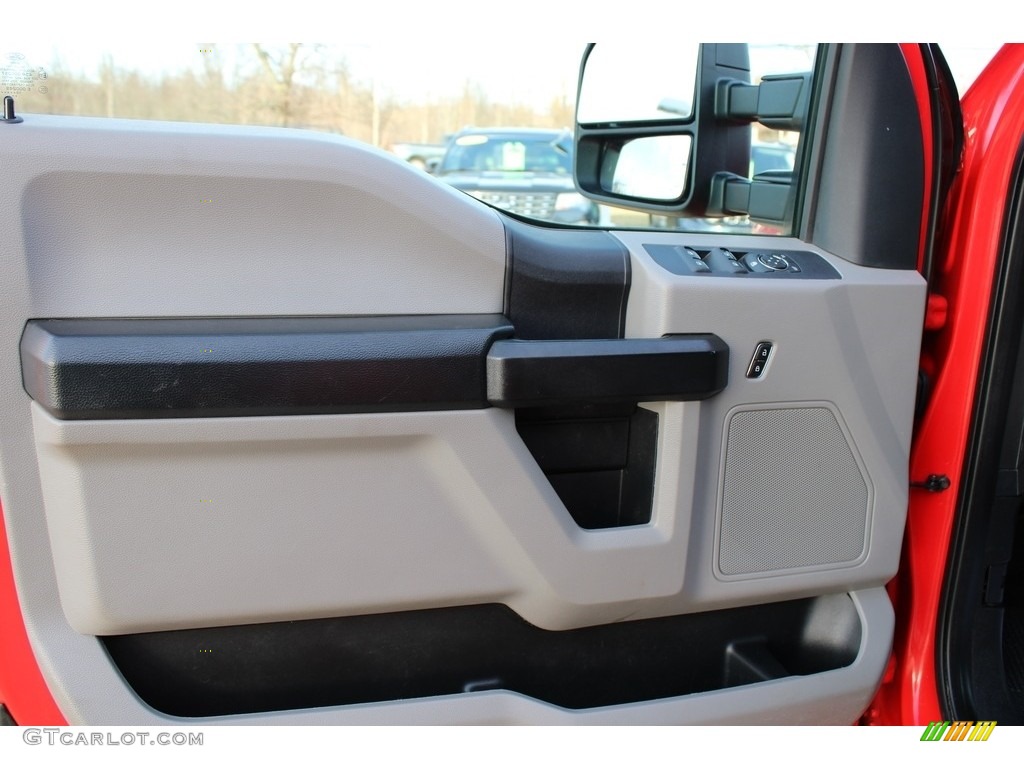 2019 F250 Super Duty XL SuperCab 4x4 - Race Red / Earth Gray photo #15