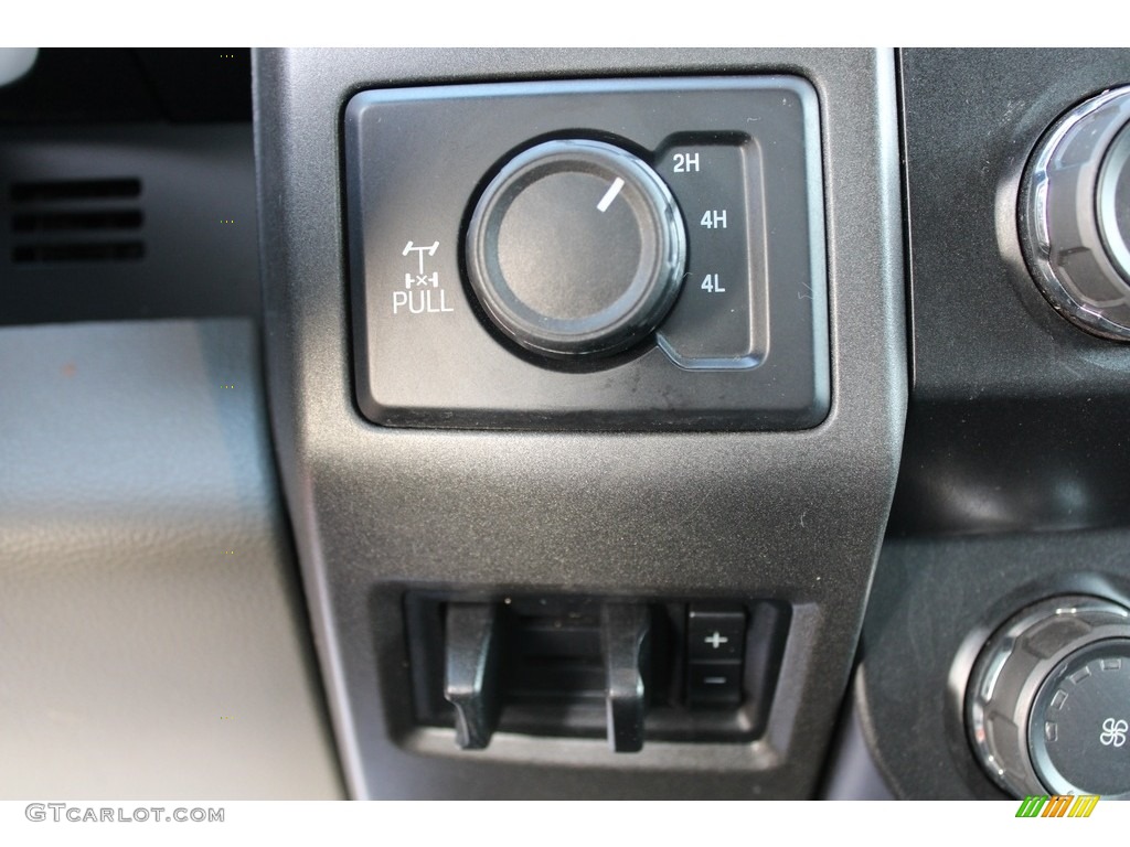 2019 F250 Super Duty XL SuperCab 4x4 - Race Red / Earth Gray photo #23