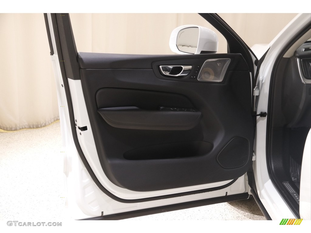 2018 Volvo XC60 T8 eAWD Plug-in Hybrid Door Panel Photos