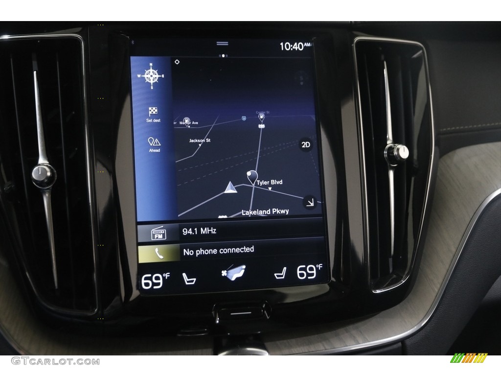 2018 Volvo XC60 T8 eAWD Plug-in Hybrid Controls Photo #145709933