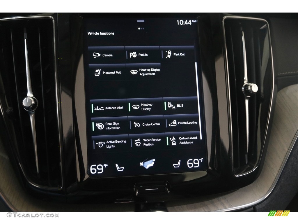 2018 Volvo XC60 T8 eAWD Plug-in Hybrid Controls Photo #145709996