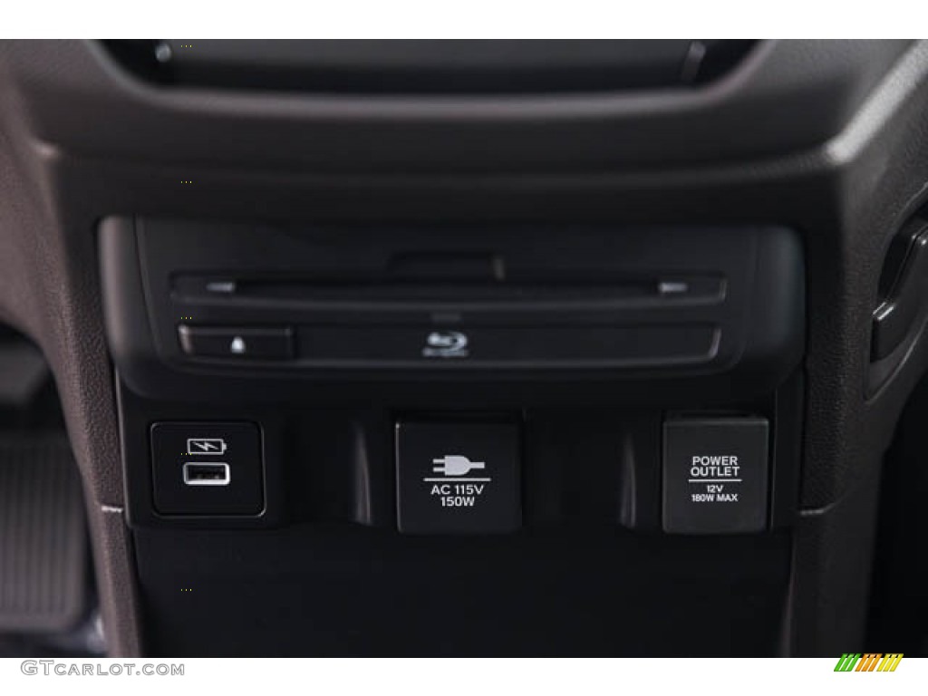 2023 Honda Odyssey Touring Controls Photo #145710115
