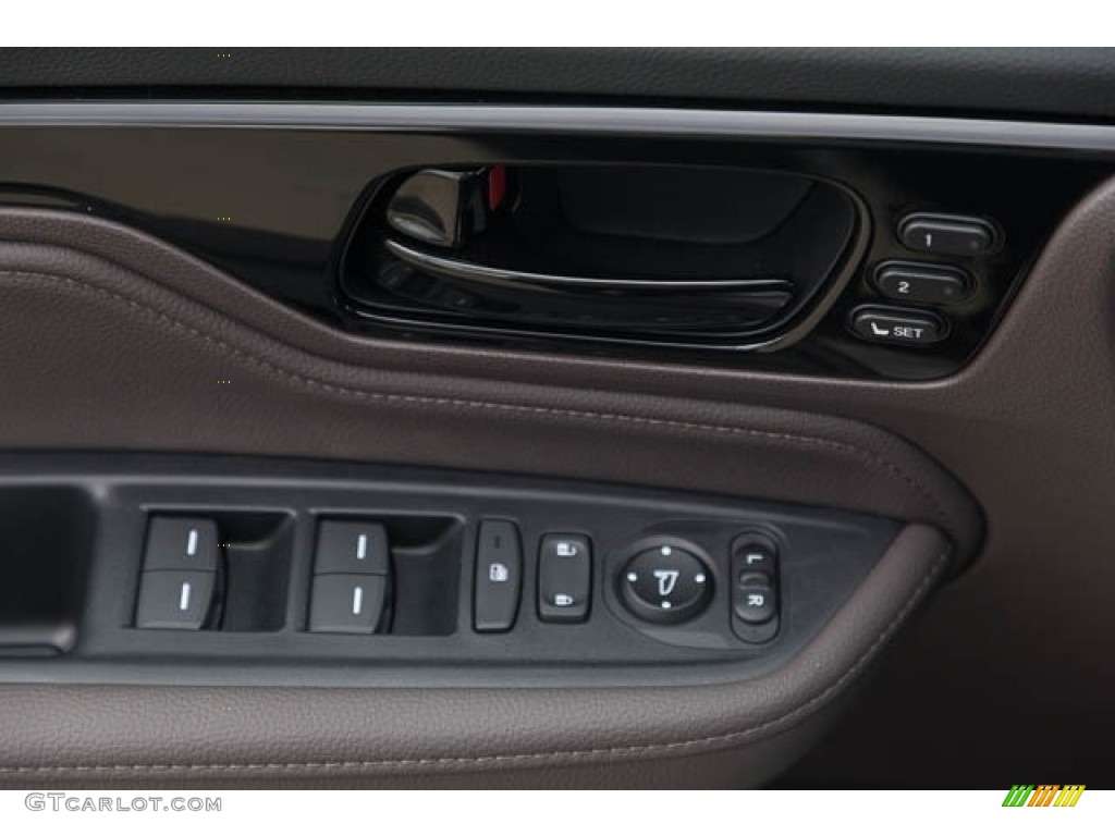 2023 Honda Odyssey Touring Mocha Door Panel Photo #145710308