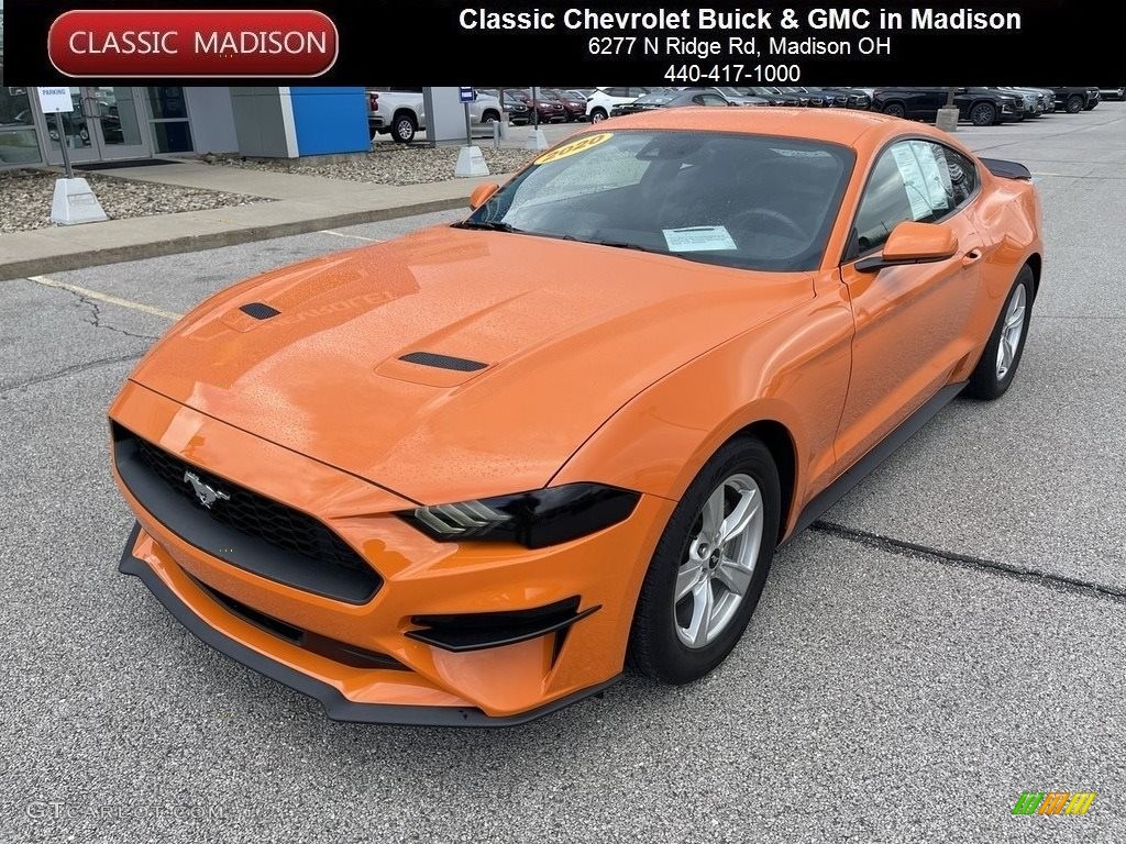 2020 Mustang EcoBoost Fastback - Twister Orange / Ebony photo #1