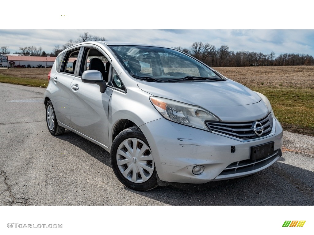 Brilliant Silver Nissan Versa Note