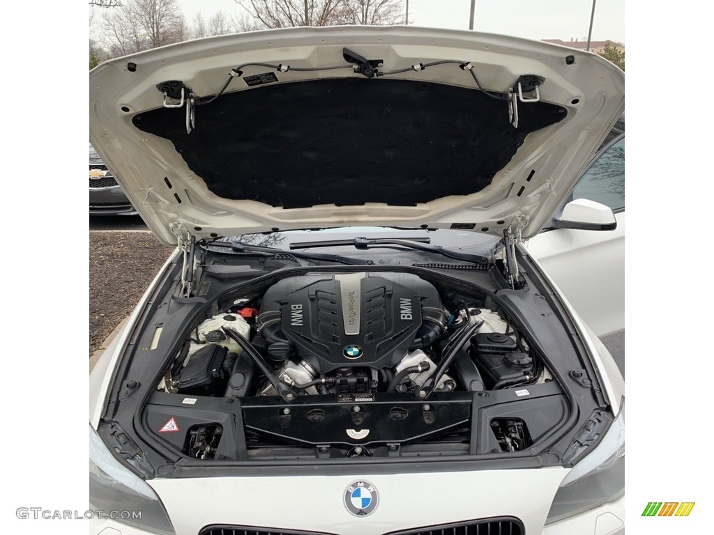 2012 5 Series 550i xDrive Sedan - Alpine White / Venetian Beige photo #22