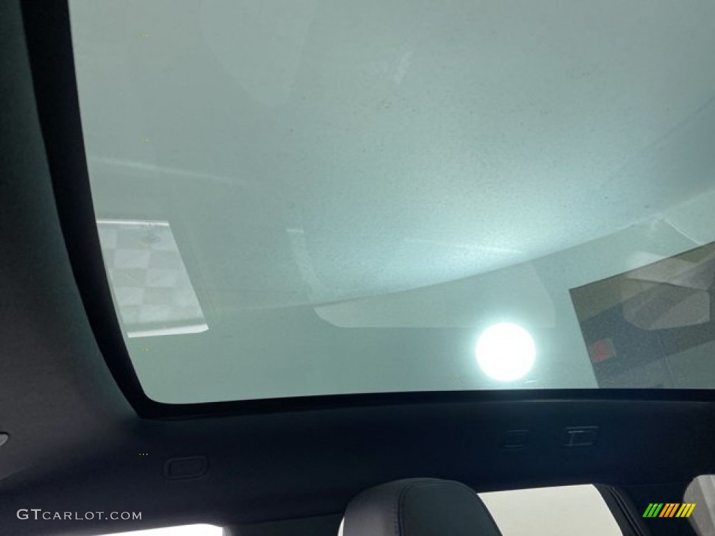 2023 Range Rover Evoque S R-Dynamic - Fuji White / Cloud photo #24
