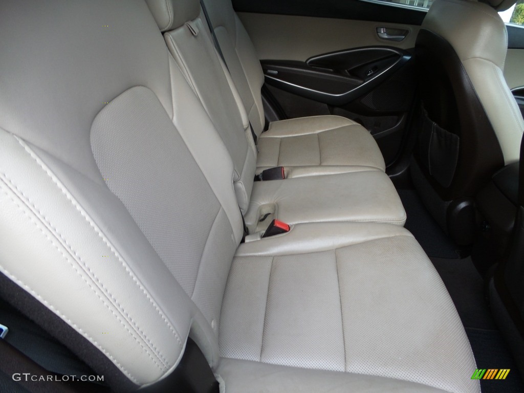 2017 Hyundai Santa Fe Sport 2.0T AWD Rear Seat Photos