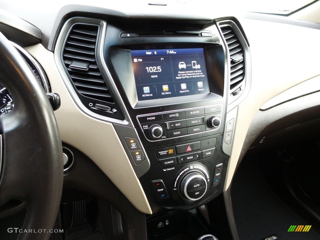 2017 Hyundai Santa Fe Sport 2.0T AWD Controls Photos