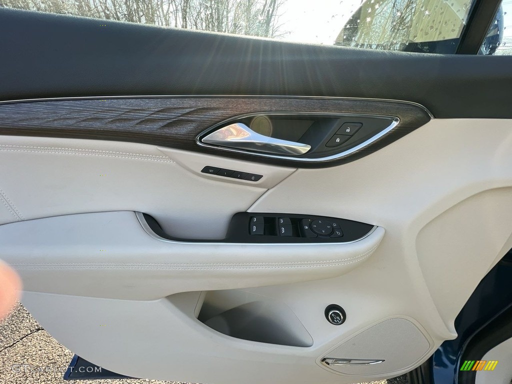 2023 Buick Envision Avenir AWD Door Panel Photos