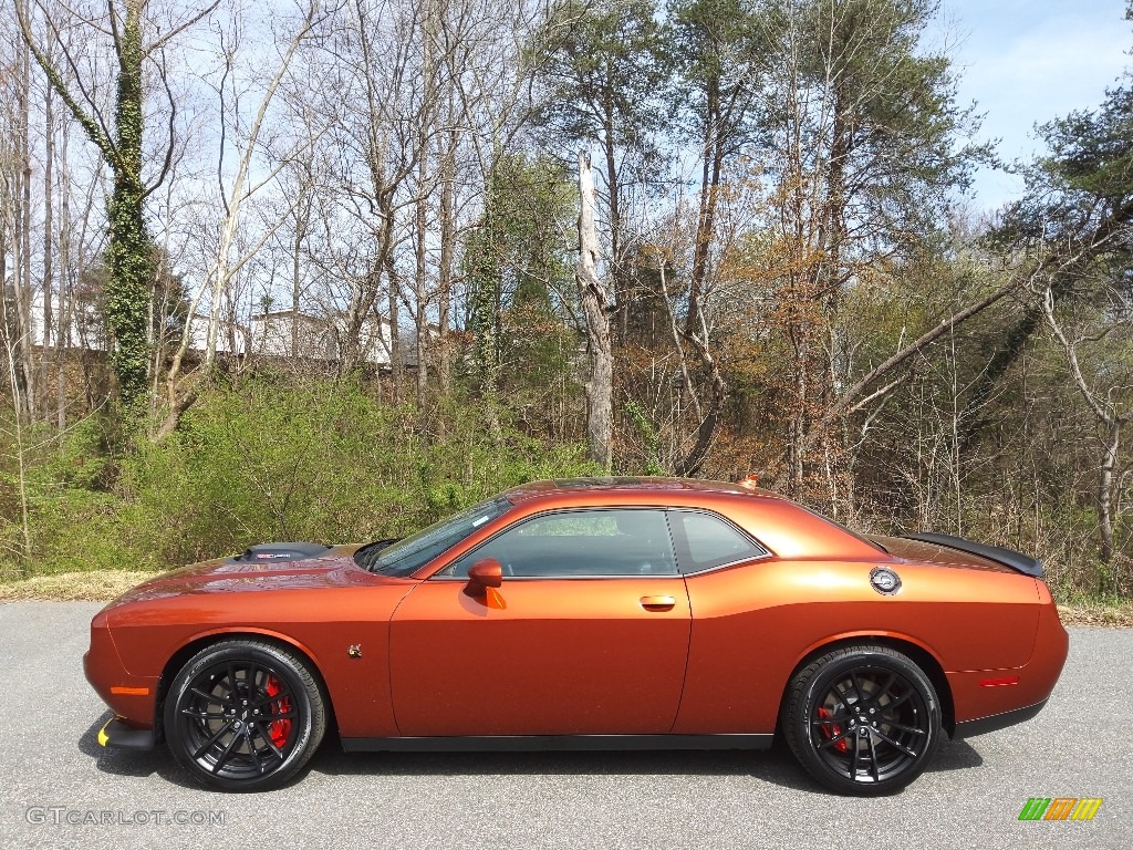 2023 Challenger R/T Scat Pack Shaker - Sinamon Stick / Black photo #1