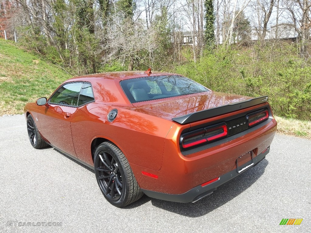 2023 Challenger R/T Scat Pack Shaker - Sinamon Stick / Black photo #8