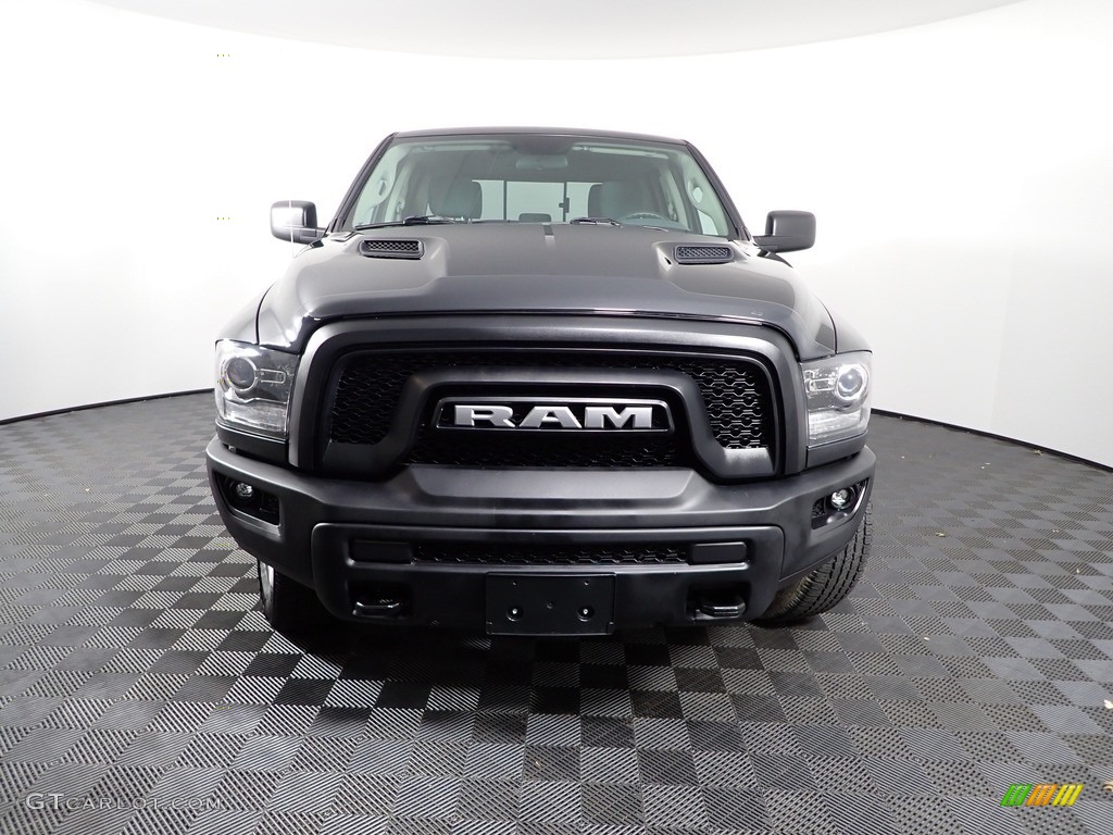 2019 1500 Classic Big Horn Crew Cab 4x4 - Diamond Black Crystal Pearl / Black/Diesel Gray photo #4