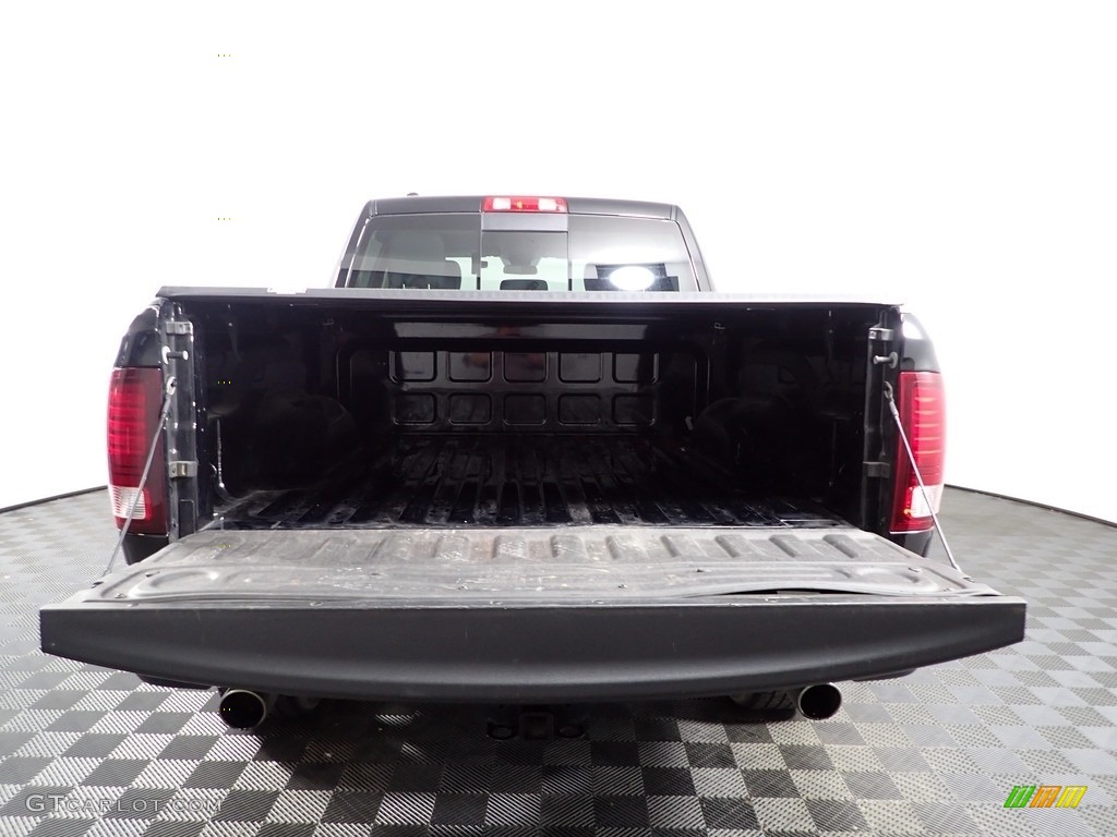 2019 1500 Classic Big Horn Crew Cab 4x4 - Diamond Black Crystal Pearl / Black/Diesel Gray photo #8