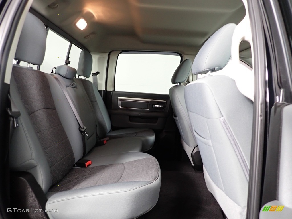 2019 1500 Classic Big Horn Crew Cab 4x4 - Diamond Black Crystal Pearl / Black/Diesel Gray photo #27