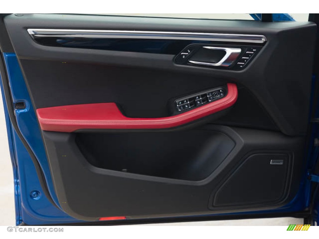 2017 Porsche Macan S Black/Garnet Red Door Panel Photo #145721347