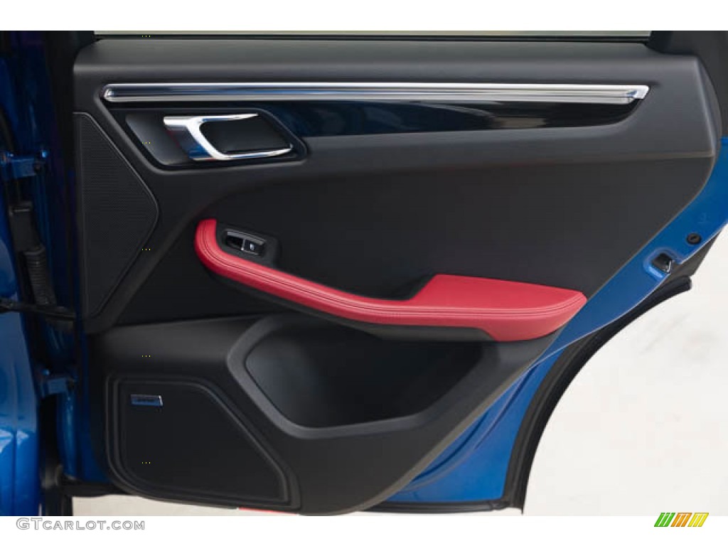 2017 Porsche Macan S Black/Garnet Red Door Panel Photo #145721395