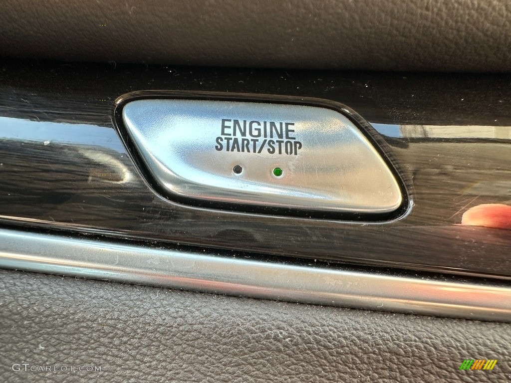 2018 Buick Enclave Essence Controls Photo #145721884