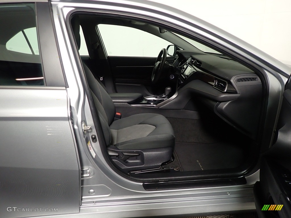 2019 Camry LE - Celestial Silver Metallic / Ash photo #35