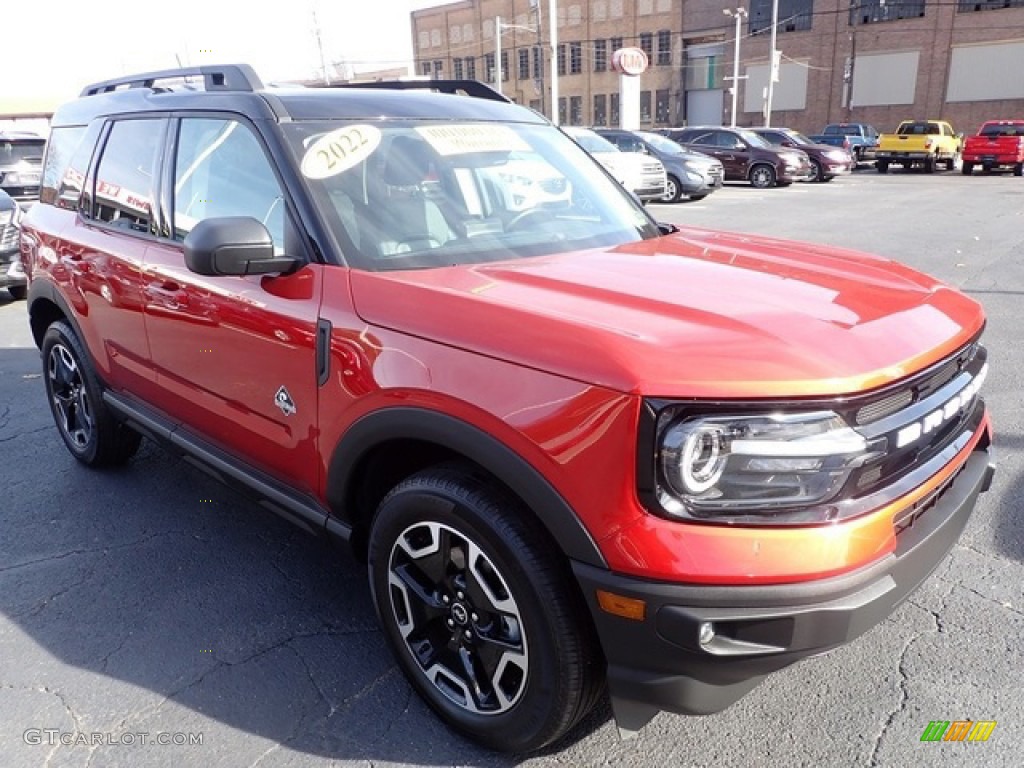 2022 Bronco Sport Outer Banks 4x4 - Hot Pepper Red / Navy Pier photo #2