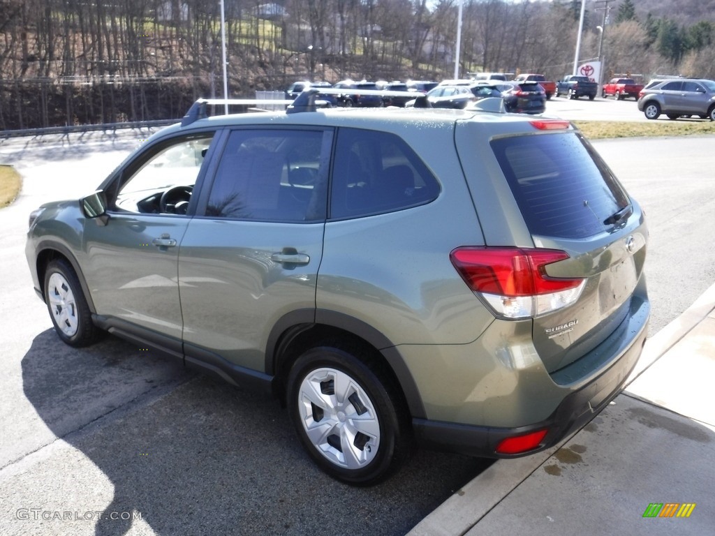 2019 Forester 2.5i - Jasper Green Metallic / Gray photo #15