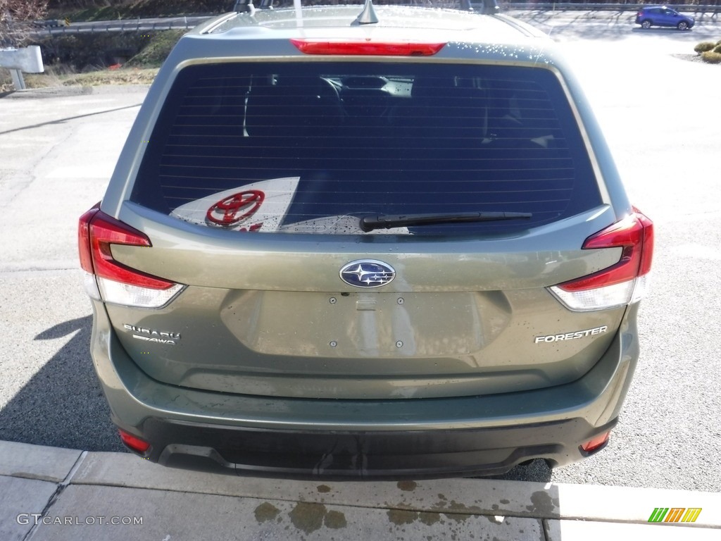 2019 Forester 2.5i - Jasper Green Metallic / Gray photo #16